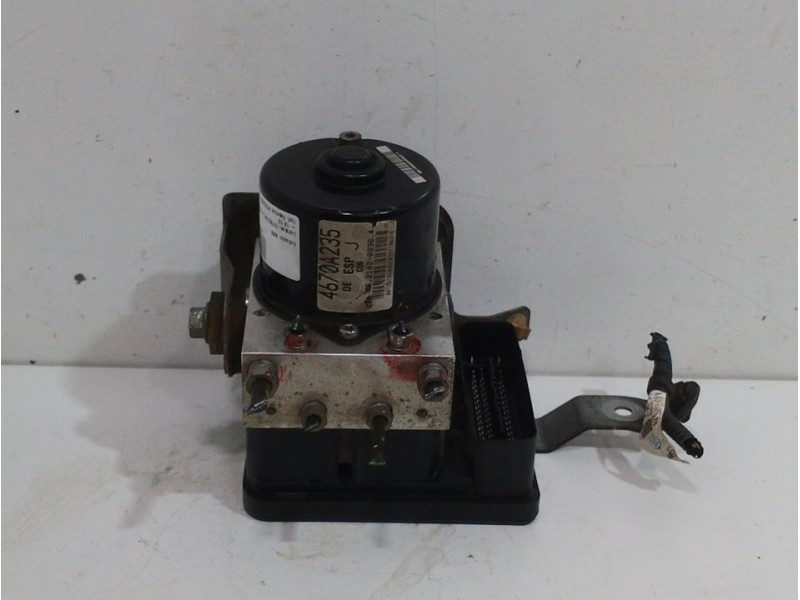 Recambio de abs para citroën c-crosser exclusive referencia OEM IAM 4670A235  