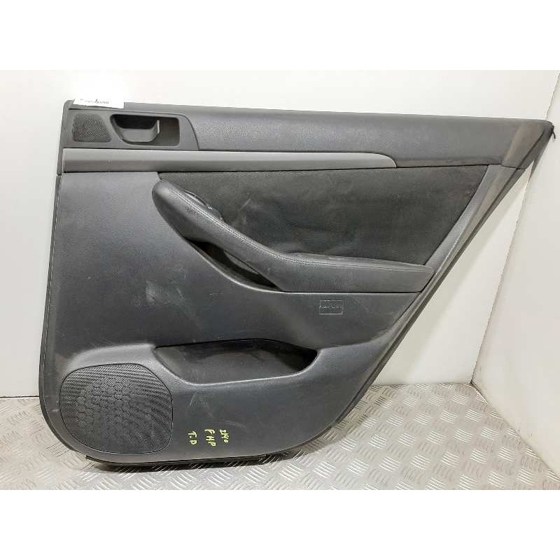 Recambio de tapizado trasero derecho para toyota avensis berlina (t25) 2.0 d4-d executive berlina (5-ptas.) referencia OEM IAM  