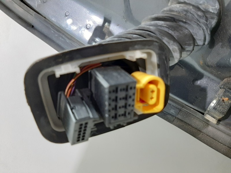 Recambio de puerta delantera derecha para skoda octavia berlina (1z3) executive referencia OEM IAM 1Z0831056 GRIS 