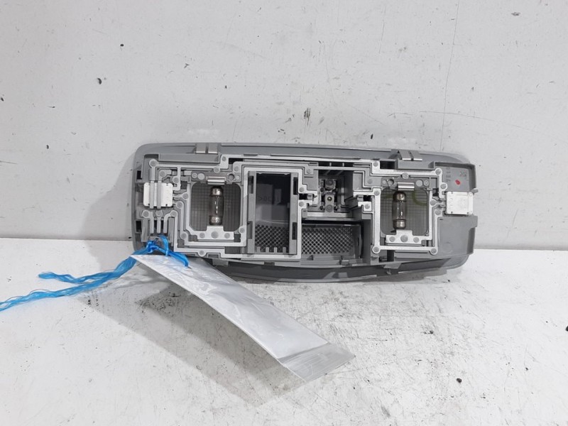 Recambio de luz interior central para citroën c-crosser exclusive referencia OEM IAM 6362R6  