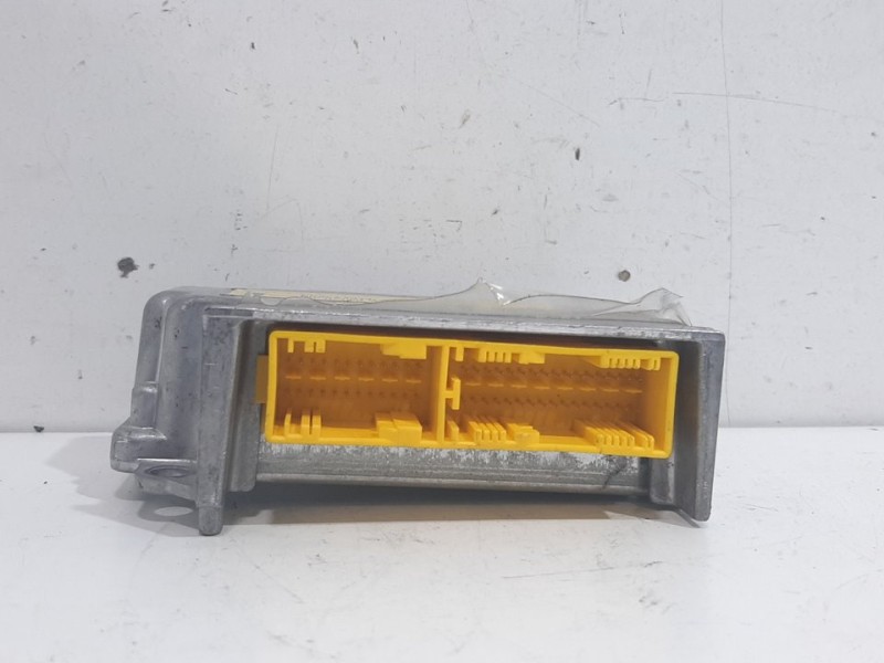 Recambio de centralita airbag para citroën c-crosser exclusive referencia OEM IAM P8635A053  