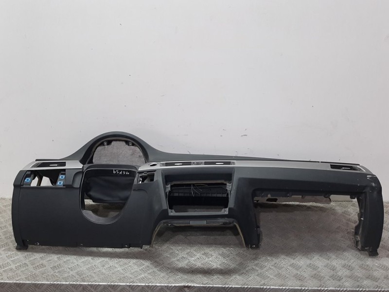 Recambio de salpicadero para bmw serie 3 touring (e91) 320d referencia OEM IAM  NEGRO 