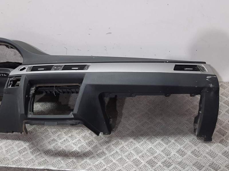 Recambio de salpicadero para bmw serie 3 touring (e91) 320d referencia OEM IAM  NEGRO 