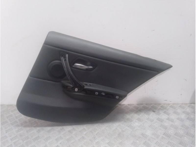 Recambio de guarnecido puerta trasera derecha para bmw serie 3 touring (e91) 320d referencia OEM IAM  NEGRO 