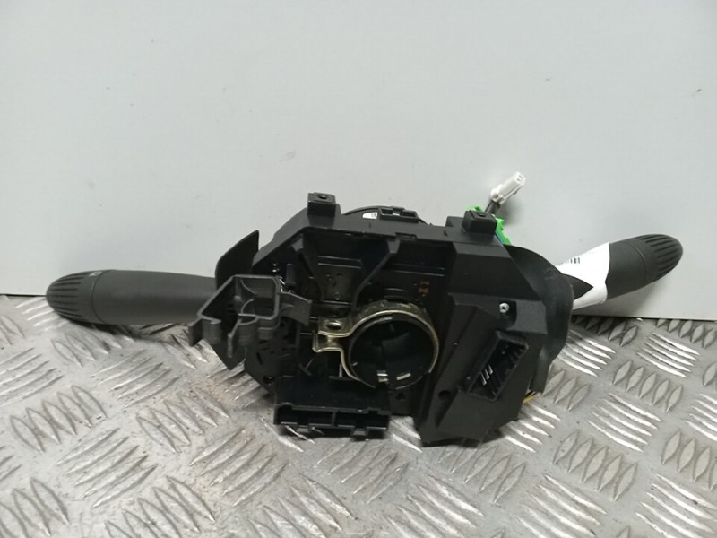 Recambio de mando multifuncion para fiat punto berlina (188) 1.2 8v referencia OEM IAM 735381039  