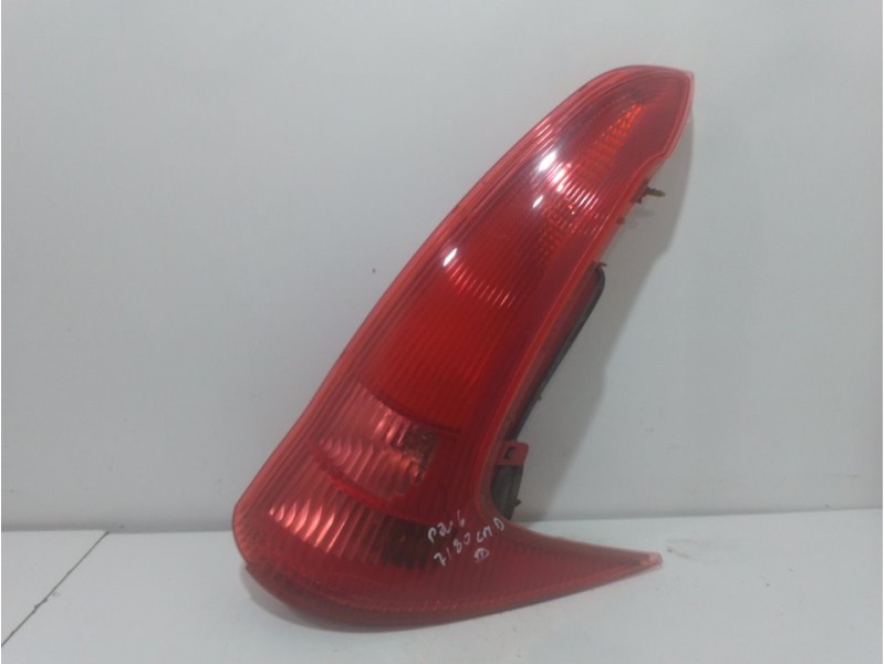 Recambio de piloto trasero derecho para peugeot 206 sw xs referencia OEM IAM   