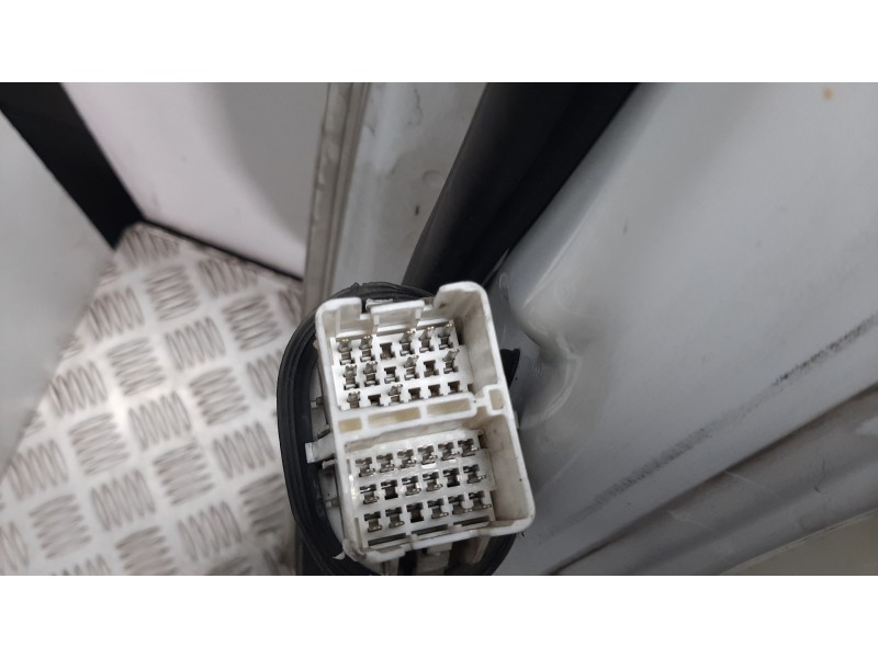 Recambio de puerta delantera derecha para chevrolet epica lt referencia OEM IAM 96635580 BLANCO 