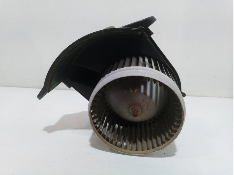 Recambio de motor calefaccion para renault kangoo furgón compact comfort referencia OEM IAM 173830000  