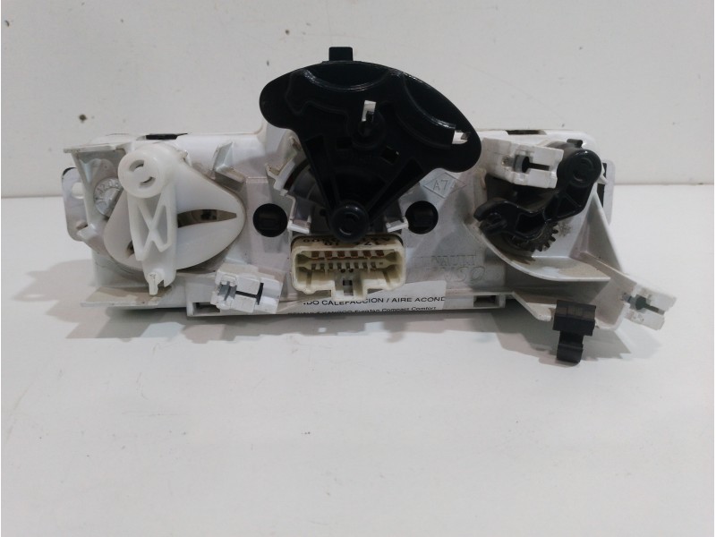 Recambio de mando calefaccion / aire acondicionado para renault kangoo furgón compact comfort referencia OEM IAM 275704758R  