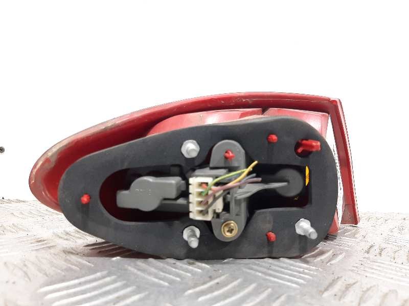 Recambio de piloto trasero derecho para alfa romeo 147 (190) 1.6 t.spark distinctive referencia OEM IAM    Recambio de piloto trasero derecho para alfa romeo 147 (190) 1.6 t.spark distinctive referencia OEM IAM