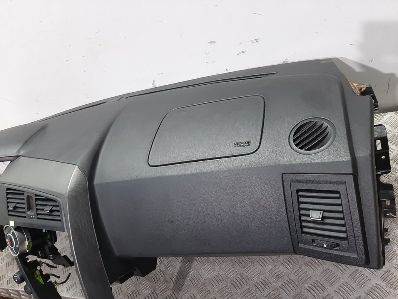 Recambio de salpicadero para ssangyong kyron 200 xdi limited referencia OEM IAM 7650B09010  