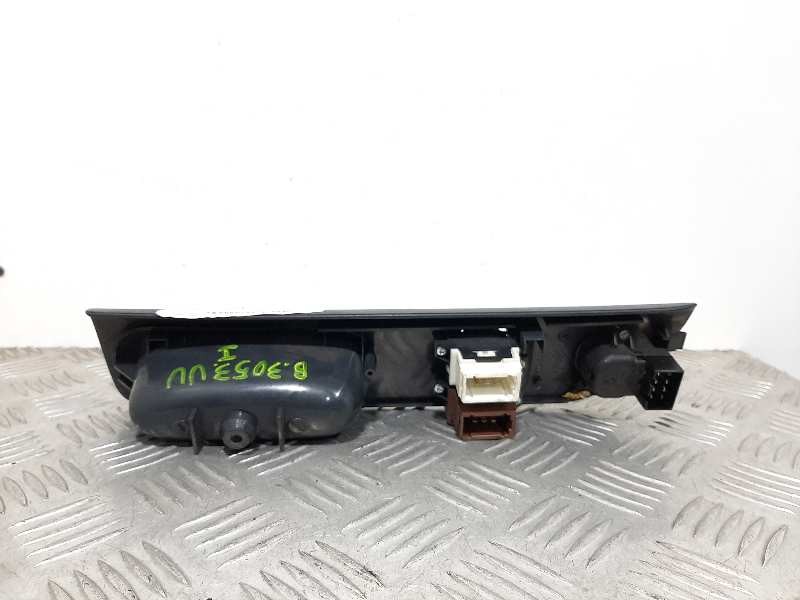 Recambio de mando elevalunas delantero izquierdo para renault laguna (b56) 1.6 16v rt referencia OEM IAM   