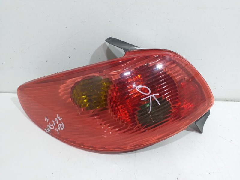 Recambio de piloto trasero izquierdo para peugeot 206 berlina x-line clim referencia OEM IAM   