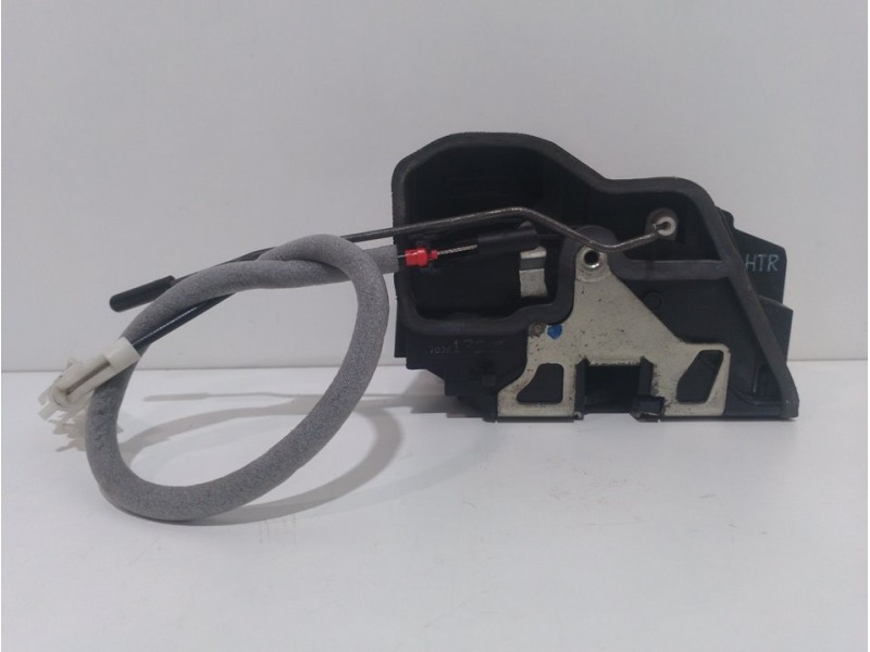 Recambio de cerradura puerta trasera derecha para bmw serie 5 berlina (e60) 530d referencia OEM IAM  7036172 