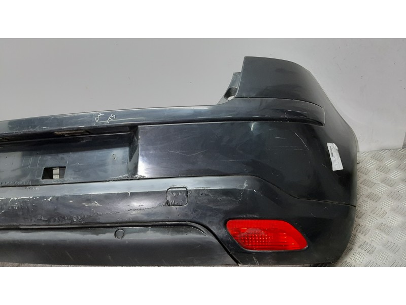 Recambio de paragolpes trasero para citroën c4 berlina vtr plus referencia OEM IAM 9650695477 NEGRO 7013W0