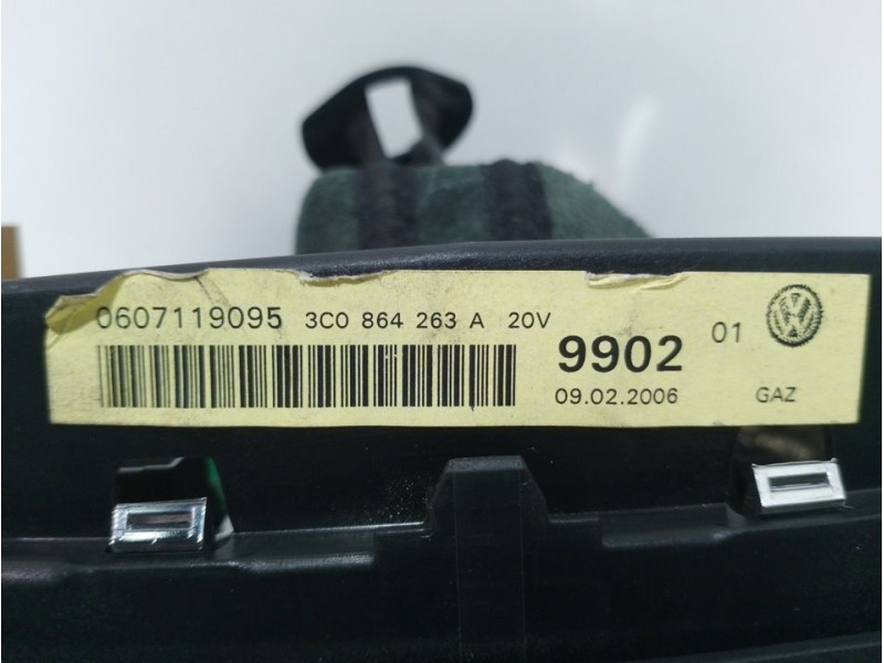 Recambio de guarnecidos palanca cambio para volkswagen passat berlina (3c2) advance referencia OEM IAM  3C0864263A 