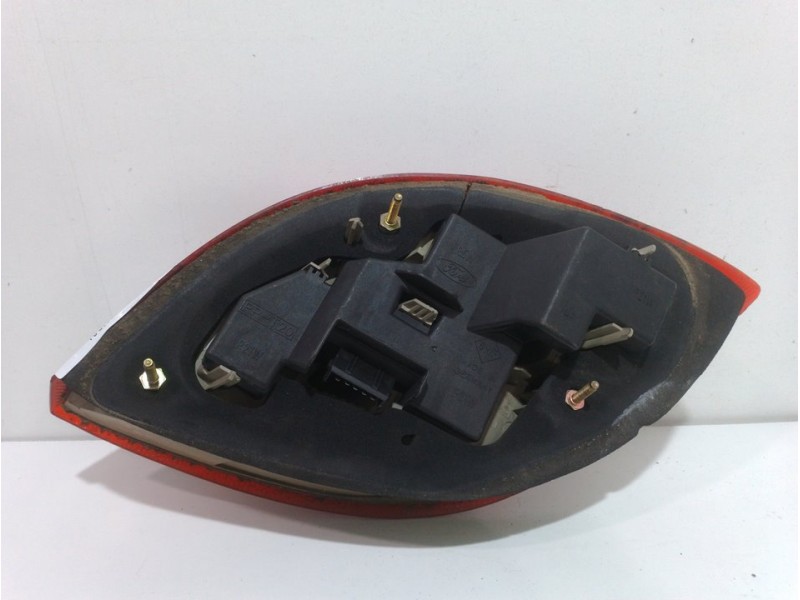 Recambio de piloto trasero izquierdo para ford ka (ccq) básico referencia OEM IAM 1120331  