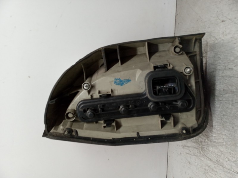 Recambio de piloto trasero derecho para opel zafira a elegance referencia OEM IAM 09117446  