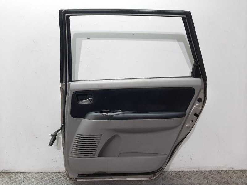 Recambio de puerta trasera derecha para mitsubishi grandis (na0w) 2.0 di-d inform referencia OEM IAM   