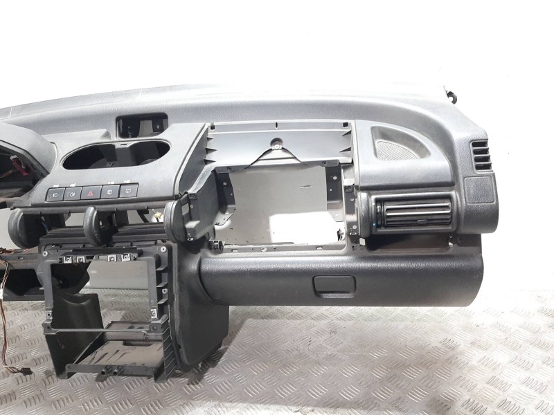 Recambio de salpicadero para land rover freelander e familiar referencia OEM IAM FBO500270PUY  