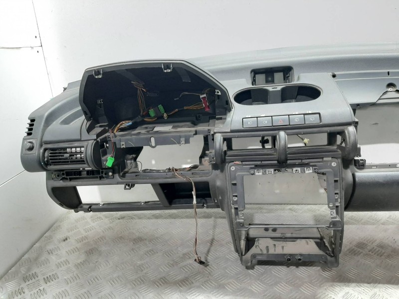 Recambio de salpicadero para land rover freelander e familiar referencia OEM IAM FBO500270PUY  