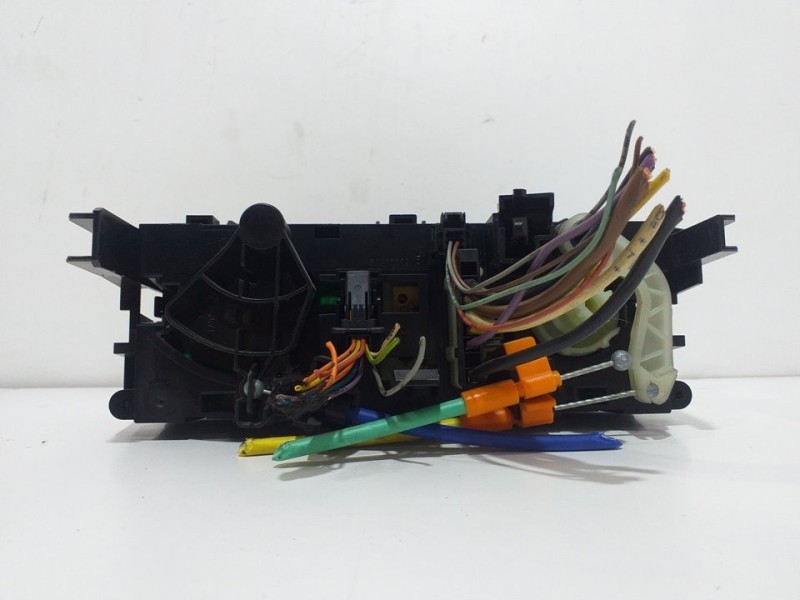 Recambio de mando calefaccion / aire acondicionado para peugeot 207 xt referencia OEM IAM N102080F 69910004 