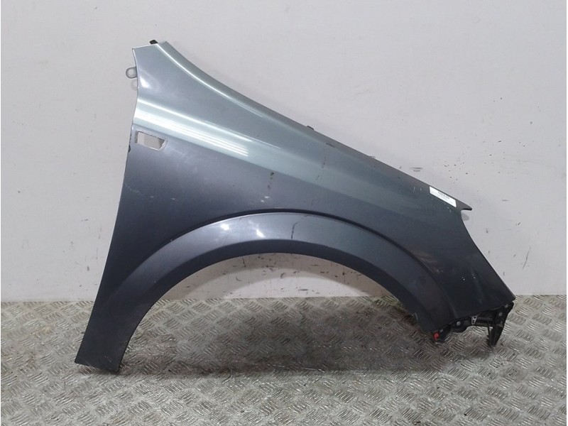 Recambio de aleta delantera derecha para opel astra h berlina cosmo referencia OEM IAM 6102349 GRIS 