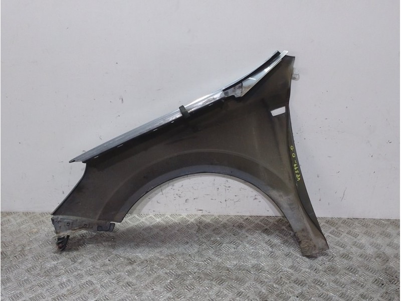 Recambio de aleta delantera derecha para opel astra h berlina cosmo referencia OEM IAM 6102349 GRIS 