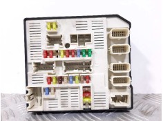 Recambio de caja reles / fusibles para renault megane iii coupe dynamique referencia OEM IAM 519339311   2