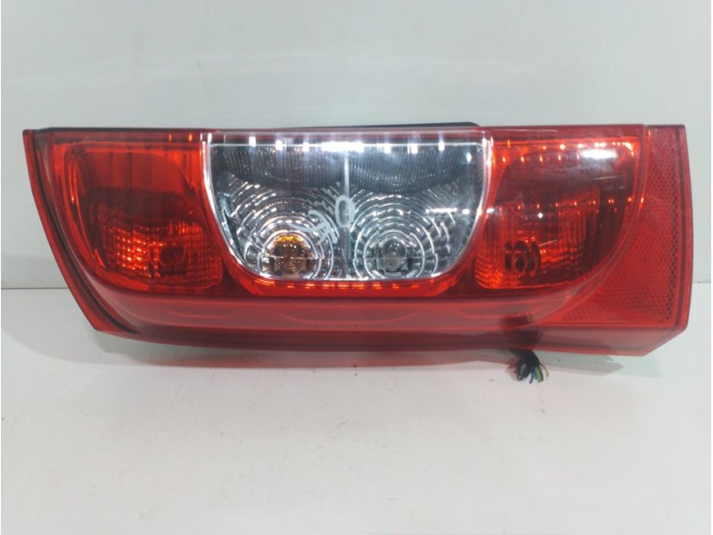 Recambio de piloto trasero izquierdo para peugeot bipper básico referencia OEM IAM 01353206080E  