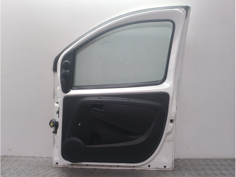 Recambio de puerta delantera derecha para peugeot bipper básico referencia OEM IAM  BLANCO 