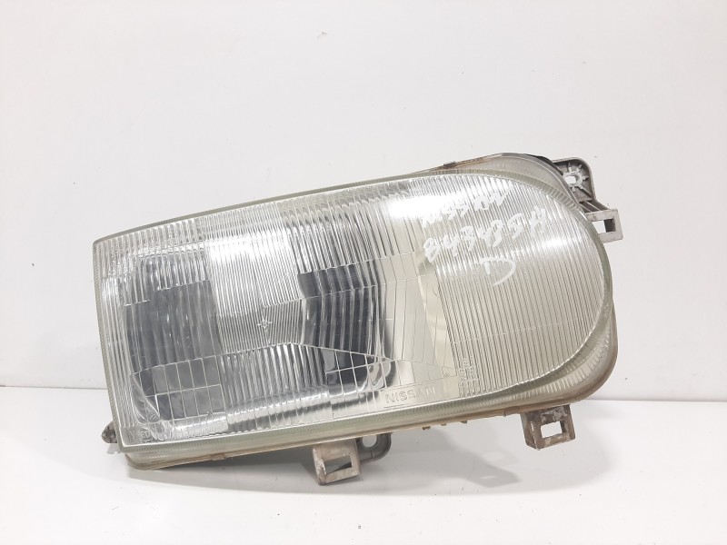 Recambio de faro derecho para nissan serena (c23m) 2.3 lx diesel referencia OEM IAM 260108C006  