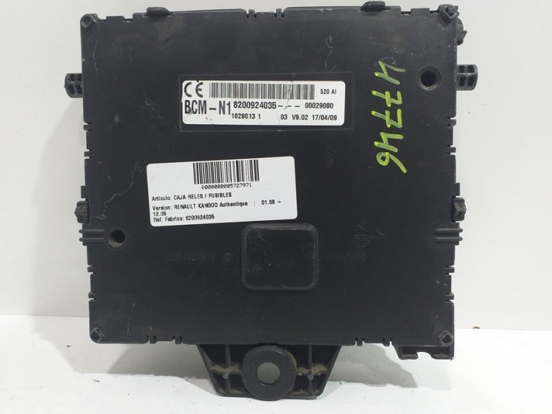Recambio de caja reles / fusibles para renault kangoo authentique referencia OEM IAM 8200924035 BCM 18280131