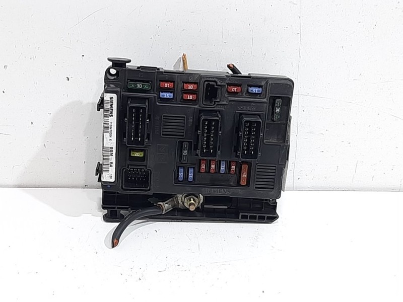 Recambio de caja reles / fusibles para citroën c3 1.1 collection referencia OEM IAM 964349878000  