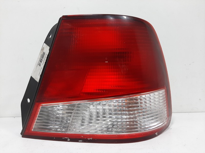 Recambio de piloto trasero derecho para hyundai accent (lc) gls referencia OEM IAM 9240225220  