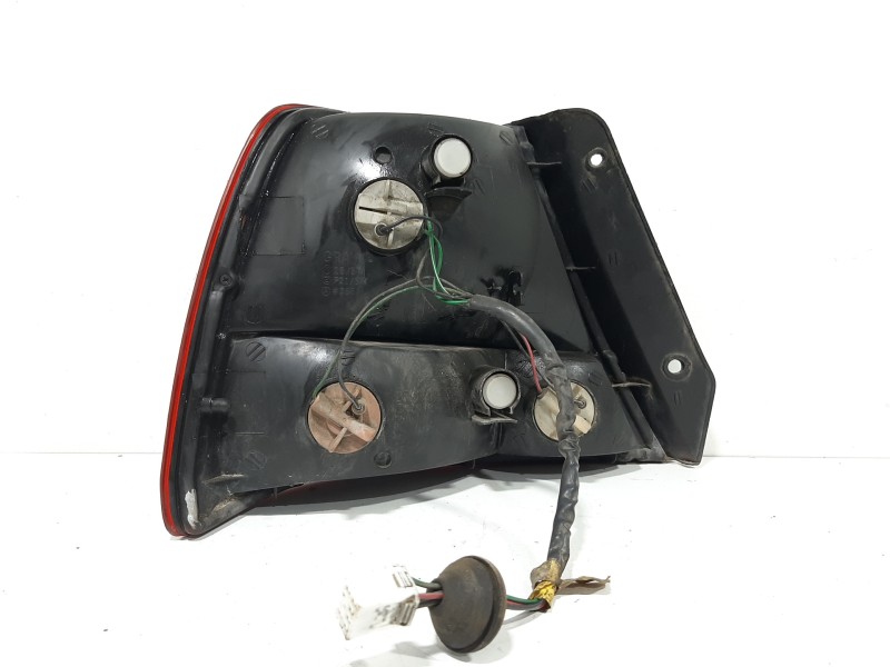 Recambio de piloto trasero derecho para hyundai accent (lc) gls referencia OEM IAM 9240225220  