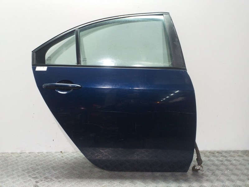 Recambio de puerta trasera derecha para nissan primera berlina (p12) acenta referencia OEM IAM 82100BA030 AZUL 