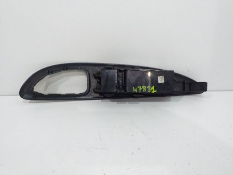 Recambio de mando elevalunas delantero izquierdo para nissan primera berlina (p12) acenta referencia OEM IAM 25401AV640  