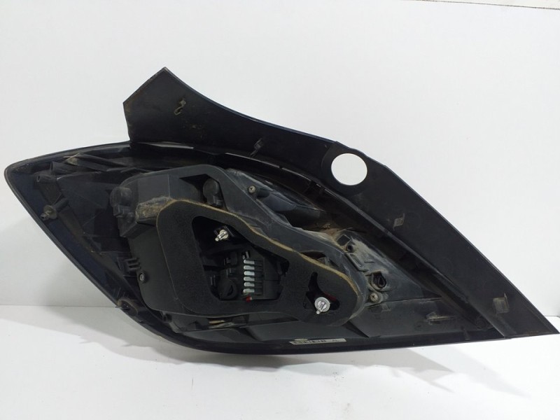 Recambio de piloto trasero derecho para opel astra h ber. cosmo referencia OEM IAM 13222325   Recambio de piloto trasero derecho para opel astra h ber. cosmo referencia OEM IAM 13222325