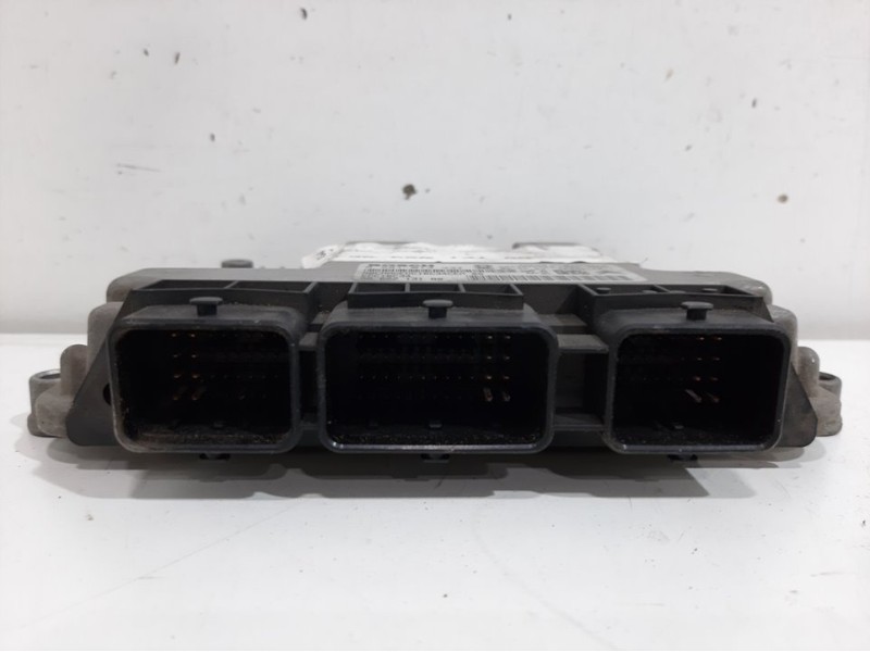 Recambio de centralita motor uce para citroën c4 coupe collection referencia OEM IAM 0281013331   Recambio de centralita motor uce para citroën c4 coupe collection referencia OEM IAM 0281013331