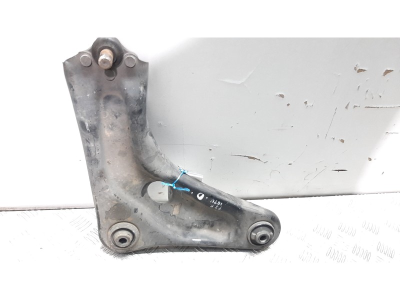 Recambio de brazo suspension inferior delantero derecho para peugeot 207 xs pack referencia OEM IAM   