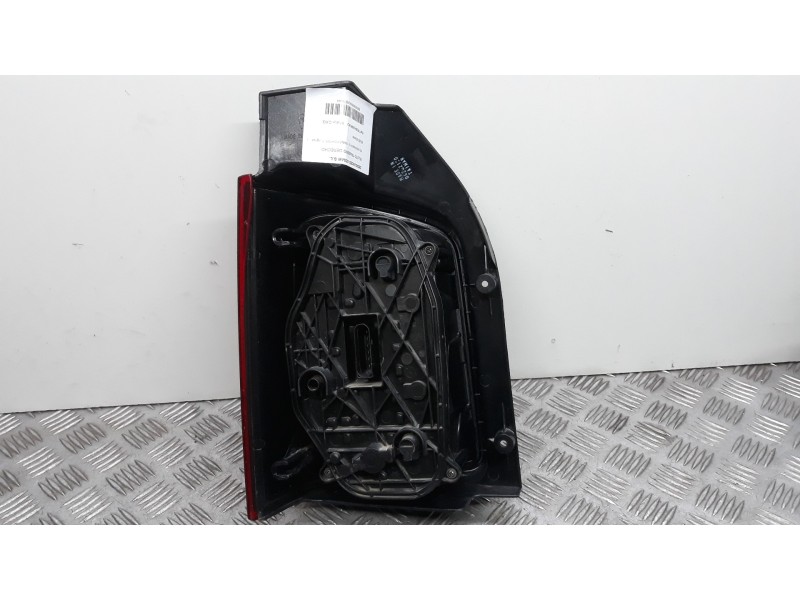 Recambio de piloto trasero derecho para volkswagen t6 transporter furgón referencia OEM IAM 7E0945096AD  