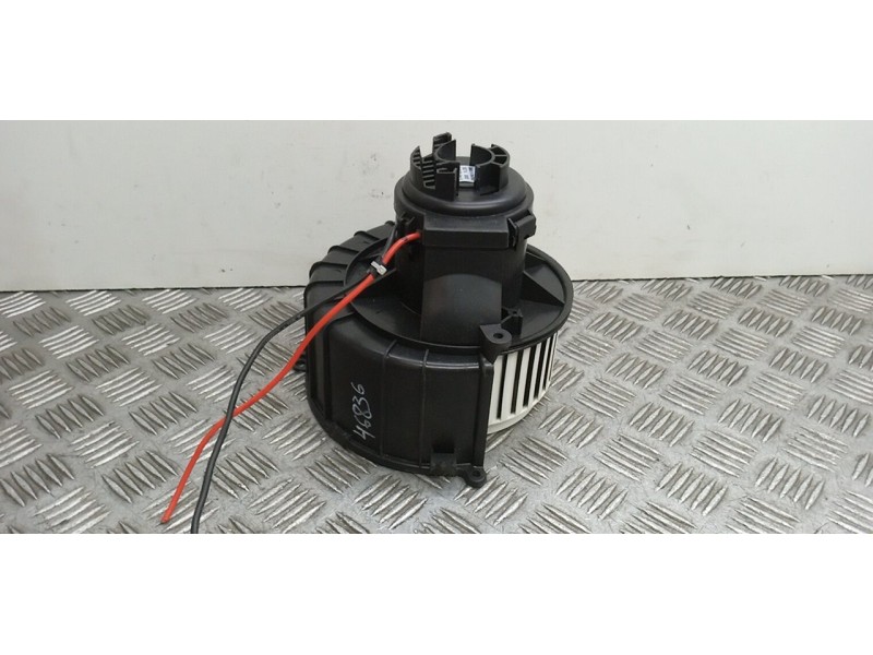 Recambio de motor calefaccion para opel zafira b edition ´´111 jahre´´ referencia OEM IAM 52421335  