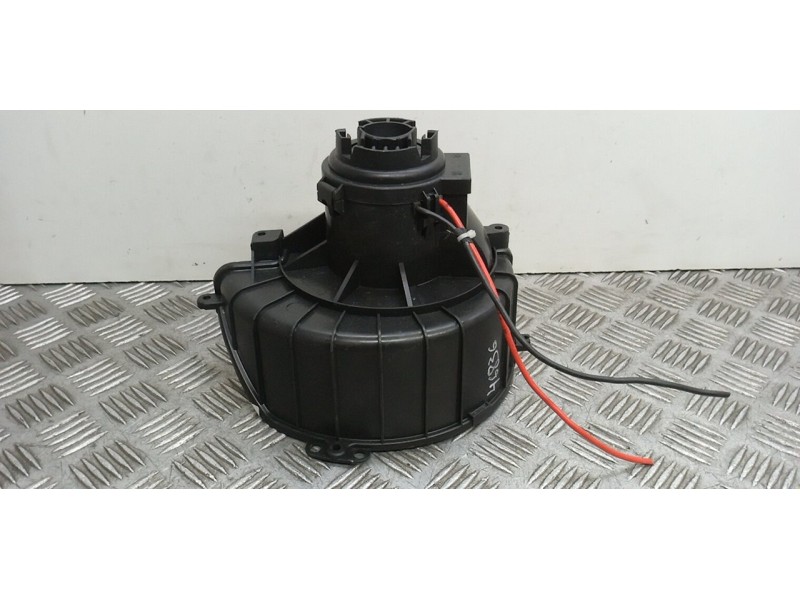 Recambio de motor calefaccion para opel zafira b edition ´´111 jahre´´ referencia OEM IAM 52421335  