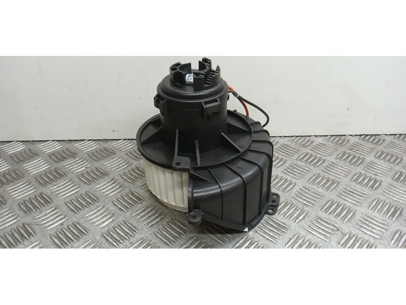 Recambio de motor calefaccion para opel zafira b edition ´´111 jahre´´ referencia OEM IAM 52421335  