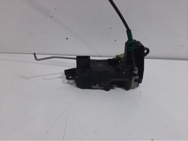 Recambio de cerradura puerta delantera izquierda para opel zafira b edition ´´111 jahre´´ referencia OEM IAM 13210748  