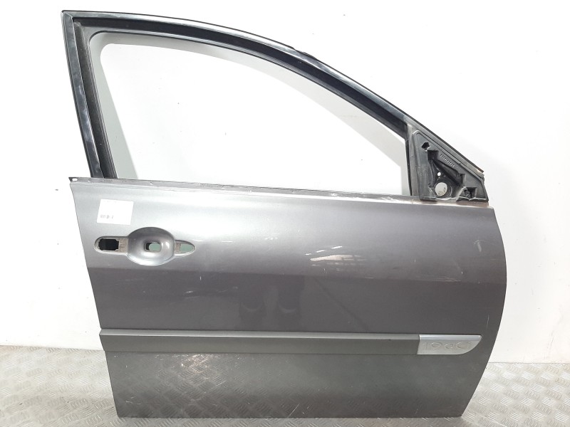 Recambio de puerta delantera derecha para renault megane ii berlina 5p dynamique referencia OEM IAM  GRIS 