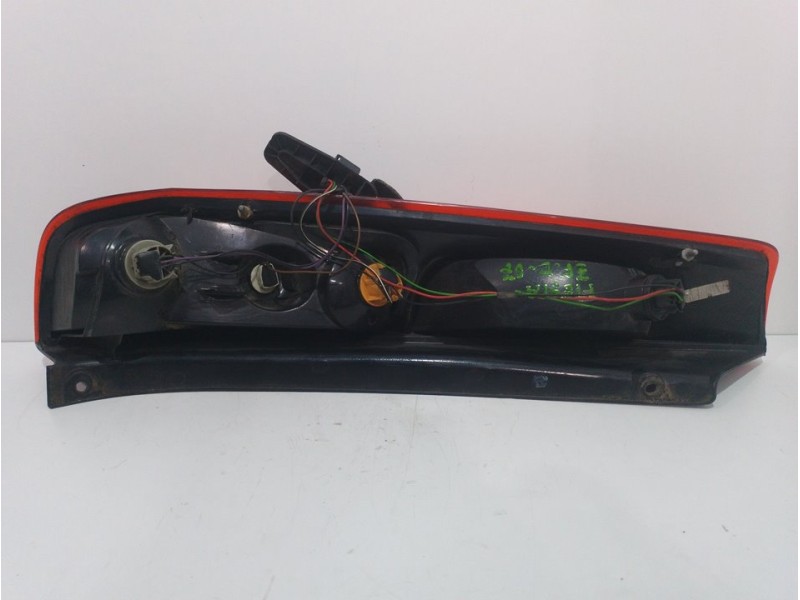 Recambio de piloto trasero derecho para ford fiesta (cbk) futura x referencia OEM IAM   