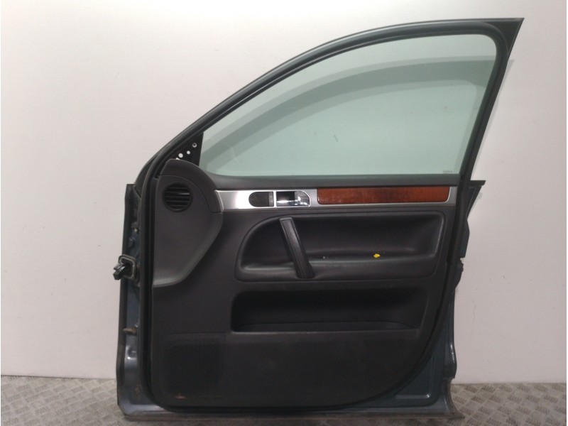 Recambio de puerta delantera derecha para volkswagen touareg (7la) tdi r5 referencia OEM IAM 7L0831056L GRIS 
