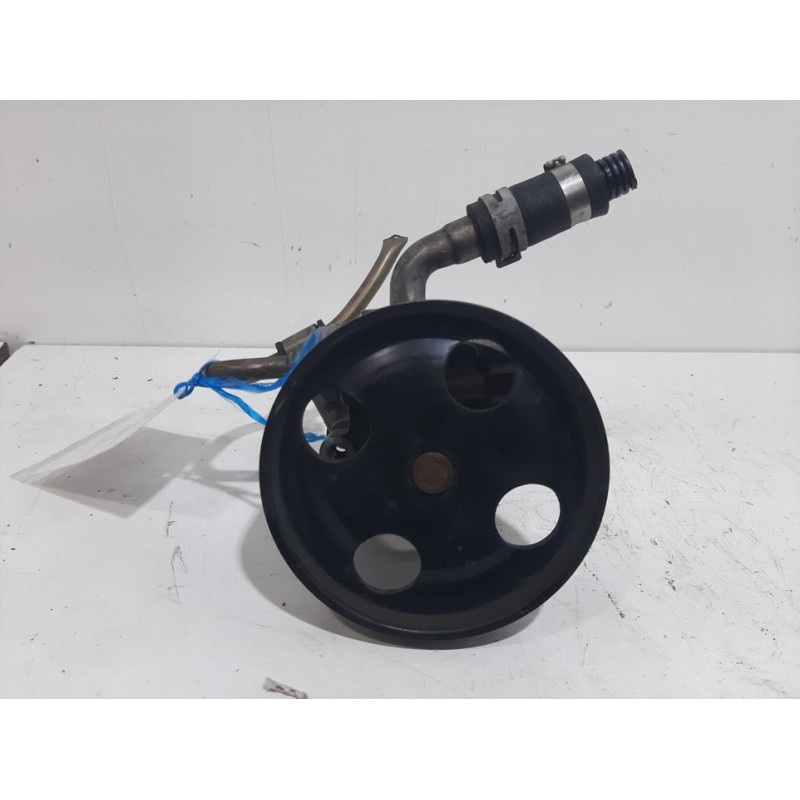 Recambio de bomba direccion para ford fiesta (cbk) futura x referencia OEM IAM 236C3A696  